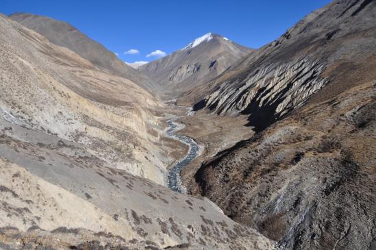 Remontée de la vallée de la Chharka Tulsi khola