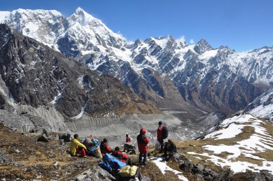 Descente du Gyajo La face au Numbur