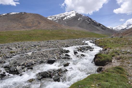 Les alpages du Phuktal La BC (à D le sommet du Cha, au centre le vallon issu du col)