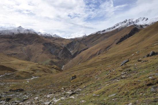 Au-dessus de Purbang sur le sentier de montée au Jang La