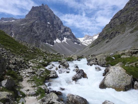 Les pics de Chamoussière une fois que l'on a franchi le Pas de l'Âne à Falque