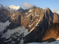 Lever de soleil au refuge Adèle Planchard