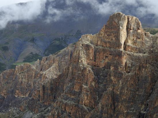 Les falaises qui dominent la Tartang khola