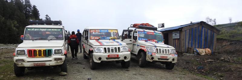 Le Paris - Dakar ? Non, non, pause dal bhat au col de Chaukheli...