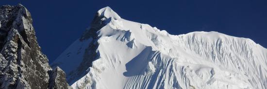 Le Langtang Lirun, un grand de l'Himalaya avec pourtant (seulement...) 7246m