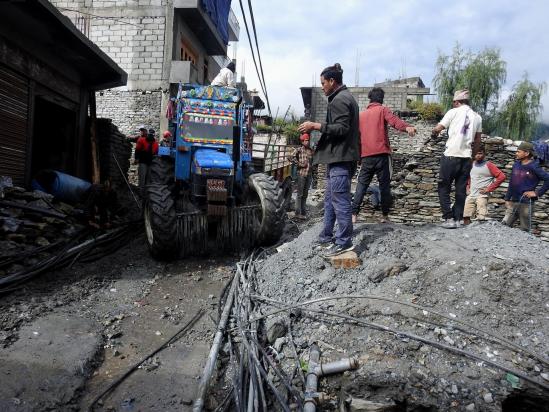 Gamgadhi main road : quelques travaux de réfection...