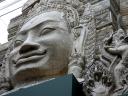 Faux moulage d'une tête provenant d'un monument cambodgien (musée Guimet)