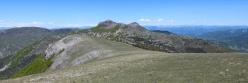 Depuis le sommet de la montagne du Pied du Mulet, panorama sur les Alpes du sud un peu occultées par la montagne de Mare