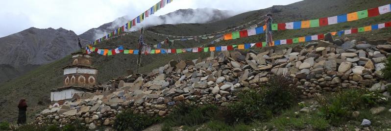 Mur de manis à proximité de la gompa de Dho Tarap