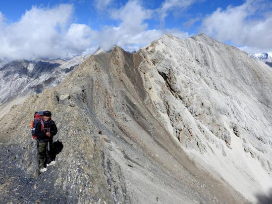 Sur le rebord de la crête entre le Ridge Pass et le Nyingma Gyantzen La