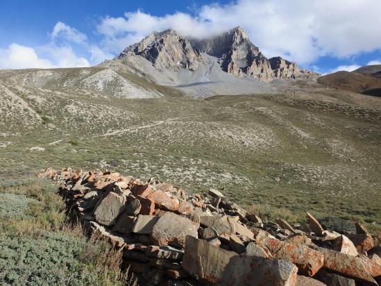 Le plateau de Potalgaon au pied de la Yambur danda