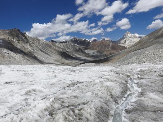 Depuis le milieu du glacier N s'ouvre la vallée de la Spangmarmo togpo