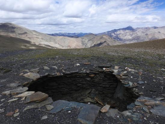 Piège à loup au niveau du col qui donne accès à la doksa de Shingat