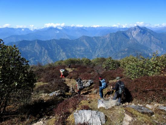 Début de descente tranquille face au Chamlang et au Makalu. Mais ça ne va pas durer...