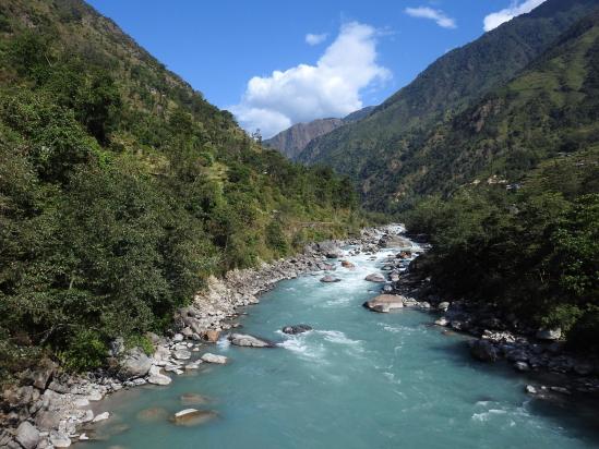 Traversée de la Tamur khola à Tapelthok