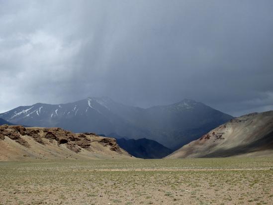 L'orage menace entre Sangtha et Pogmar