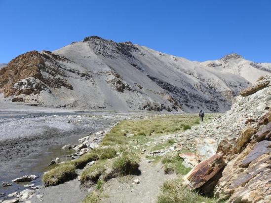 Poursuite de la remontée de la vallée de la Phirse chu