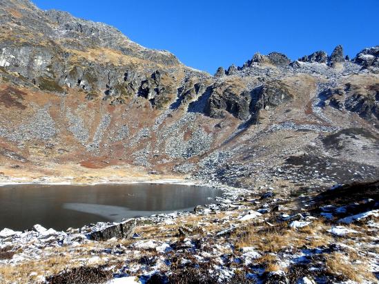 Au petit matin, Kalo pokhari