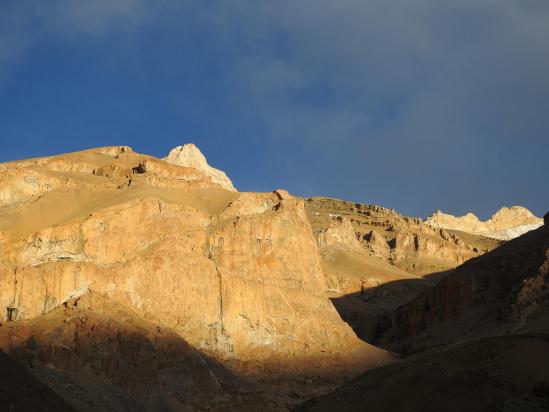 Les crêtes déchiquetées de la Zangskar range du côté du Langpo La