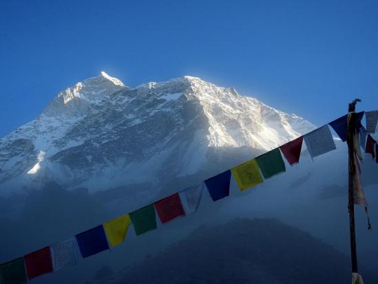 Lever de soleil sur le Makalu