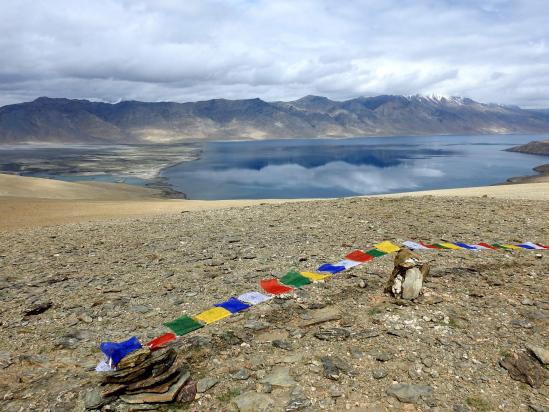 Si on veut voir le lac, c'est d'ici et pas ailleurs (Norbu La des piétons)