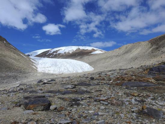 Au départ du Chamser Kangri BC E au pied de la fameuse moraine...