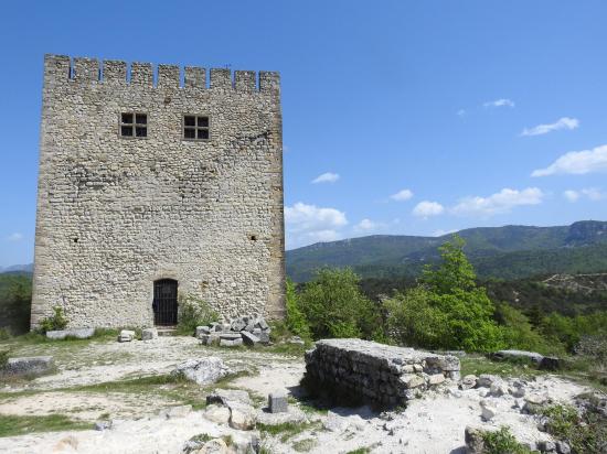 Le donjon du château de Barcelonne