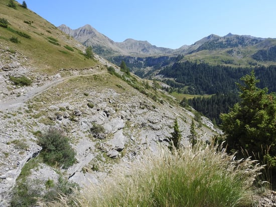 Sur le sentier de ronde de Rouanne Haute (le Piolit est la pointe la plus à droite...)