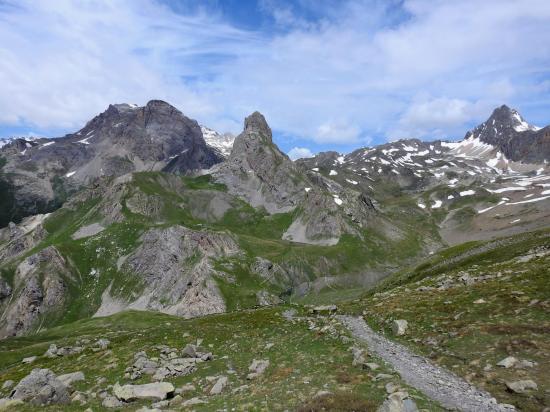 Panorama sur la combe du Grand Lac depuis le col de l'Aiguillette