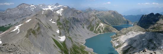 Le lac supérieur d'Emosson vu depuis le col Vieux