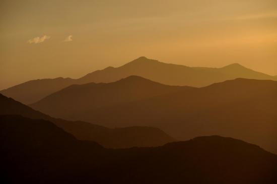 Coucher de soleil sur les crêtes du haut-Atlas occidental