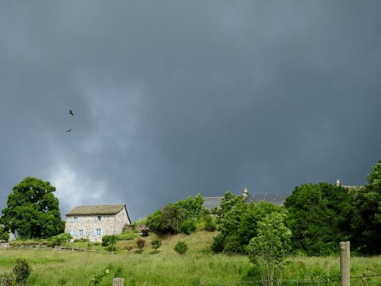 L'orage menace au-dessus de Chalinargues