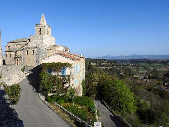 Venasque et la vallée de la Nesque