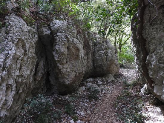 Au coeur de la Grande combe de Lioux