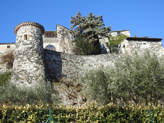 Le château de Chomérac