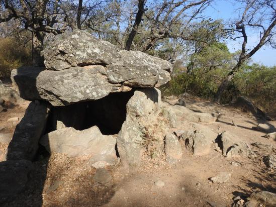Le dolmen de Cova de l'Alarb