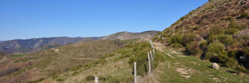 Sur le sentier-balcon entre La Paille et Le Soupley