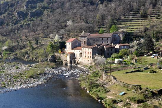 Sur la Dolce Via le long de l'Eyrieux (Le Bateau)