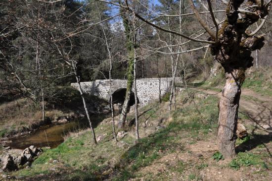 Après St-Micher, on franchit le pont sur le Doulet