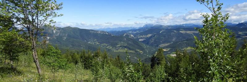 A l'approche de Pré Pourri, la haute vallée de la Drôme et la montagne de Tarsimoure