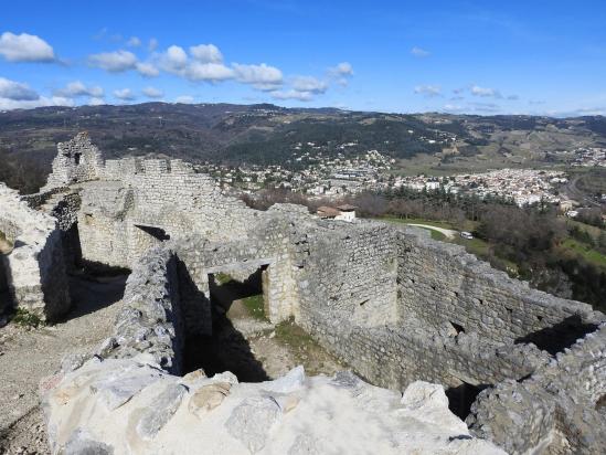 La vallée du Mialan vue depuis le château de Crussol