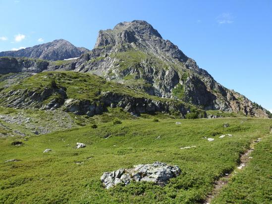 A l'approche du Pas de l'Envious, vue arrière sur le Petit Taillefer