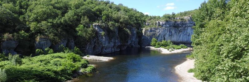 Le Chassezac vu depuis le pont de Mazet