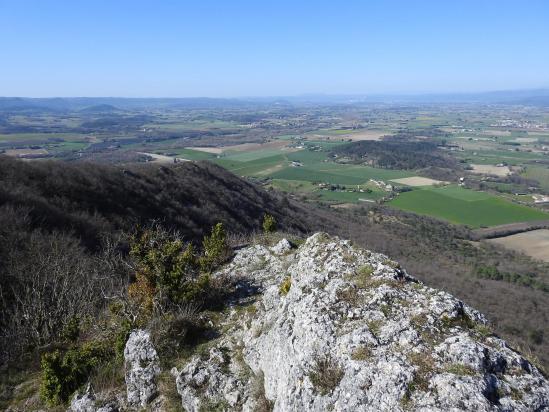 Sur la crête occidentale de Ste-Euphémie, vue sur la Valdaine depuis le belvédère des Fours