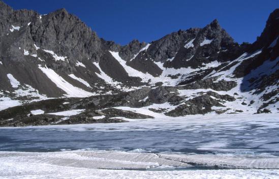 Le lac des Neuf-Couleurs