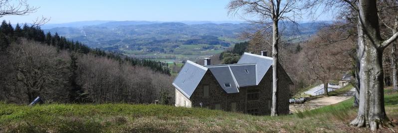 Vue de la ligne de partage des eaux depuis le château Périer