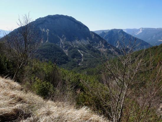 Le Pic de Luc vu depuis la piste de Véraut