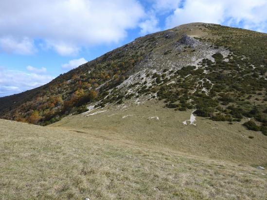 Au col Garéou, vue sur les contreforts W de la montagne d'Angèle