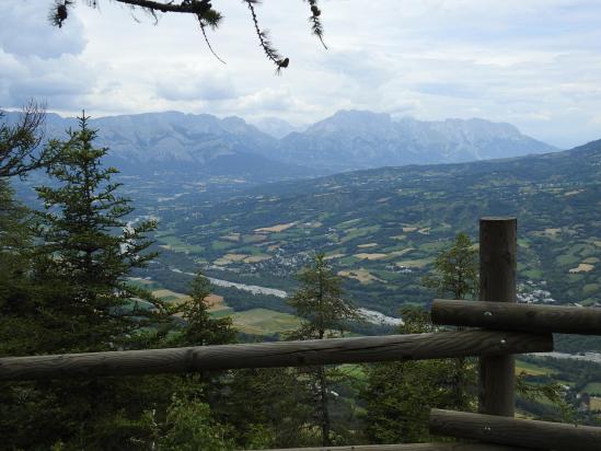 Sur le belvédère du serre Laguénia