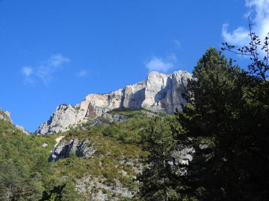 Le Roc d'Ambane vu de la combe du Trintrin